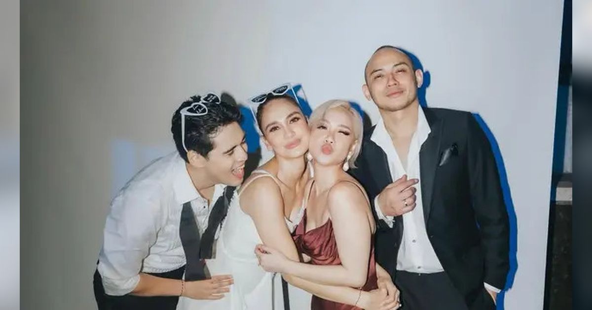 6 Potret BCL dan Tiko Kondangan Luna Maya dan Maxime Bouttier di Bali, Sumbang Lagu Ost. Film Jumbo yang Viral di Media Sosial