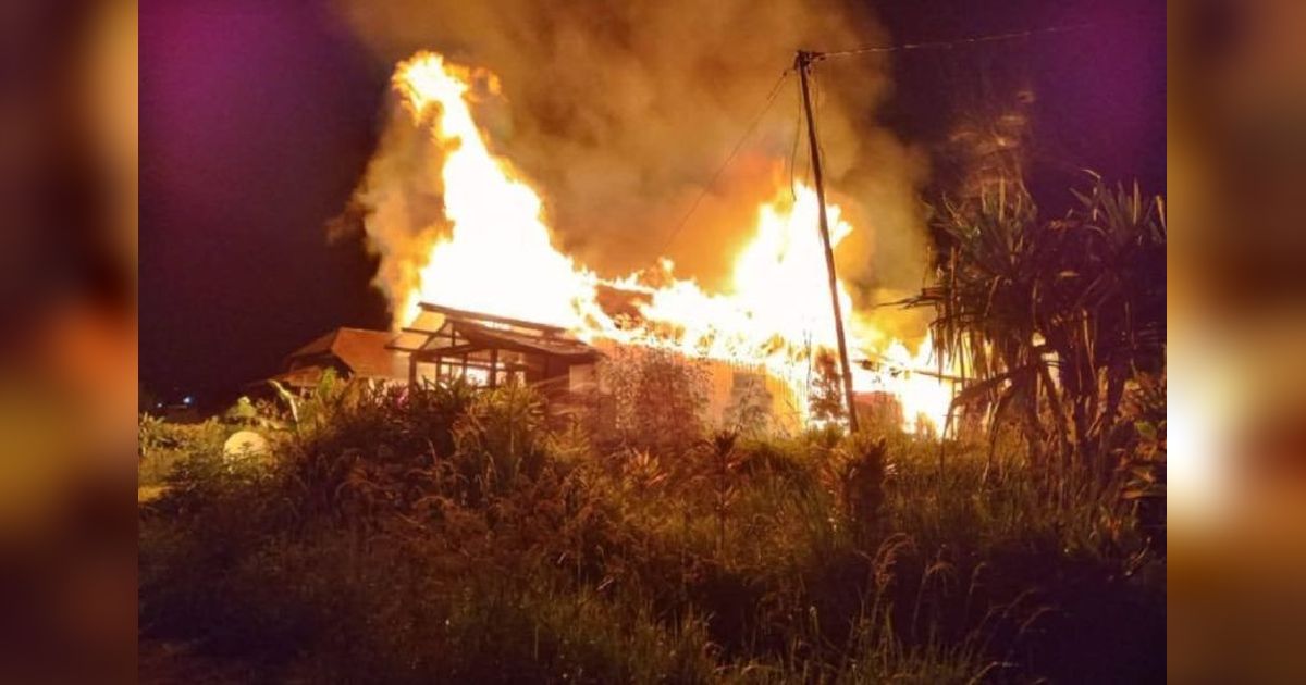 Misteri 13 Rumah Terbakar di Mulia, Puncak Jaya: Polisi Buru Pelaku OTK