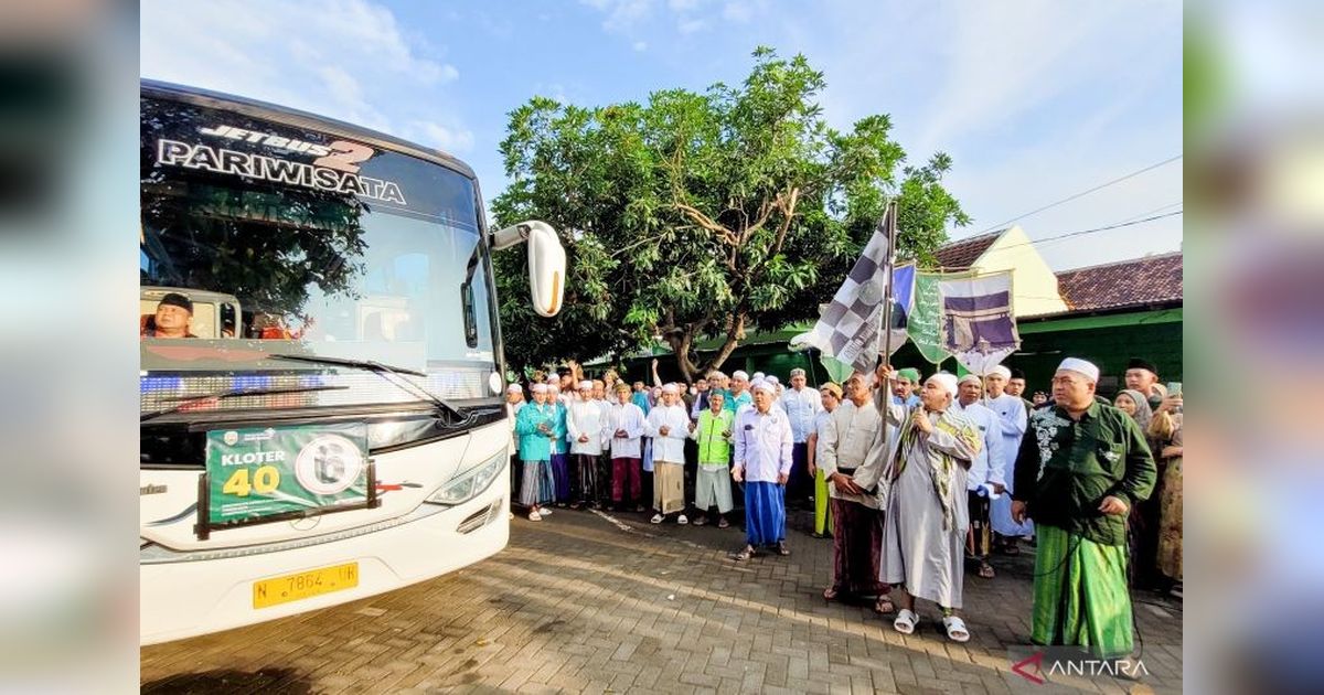 753 Calon Haji Situbondo Berangkat ke Tanah Suci, Didominasi Perempuan