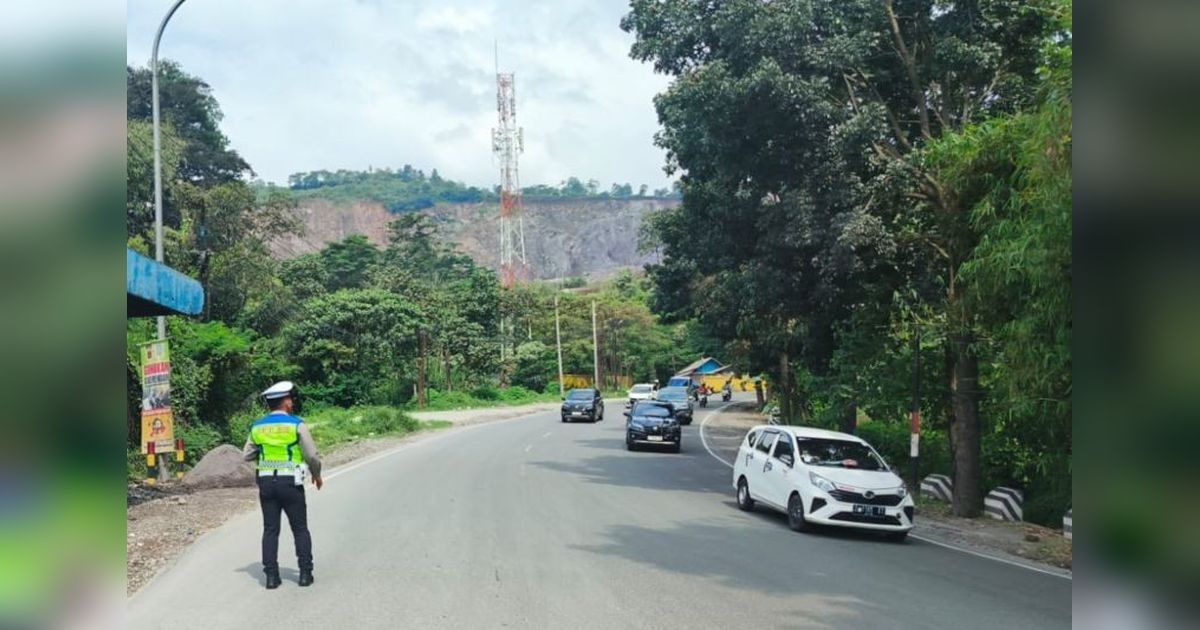 Sistem Buka Tutup Jalur Diterapkan di Garut untuk Mengatasi Kemacetan Libur Waisak