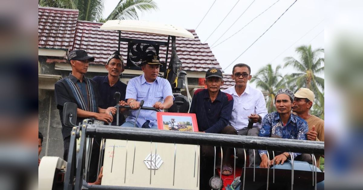 Bupati Lambar Berikan Bantuan Alat Pertanian untuk Tingkatkan Kesejahteraan Petani di Bandar Negeri Suoh
