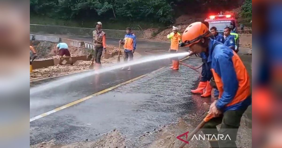 BPBD Majalengka Suksesatasi Penanganan Longsor di Jalur Majalengka-Kuningan