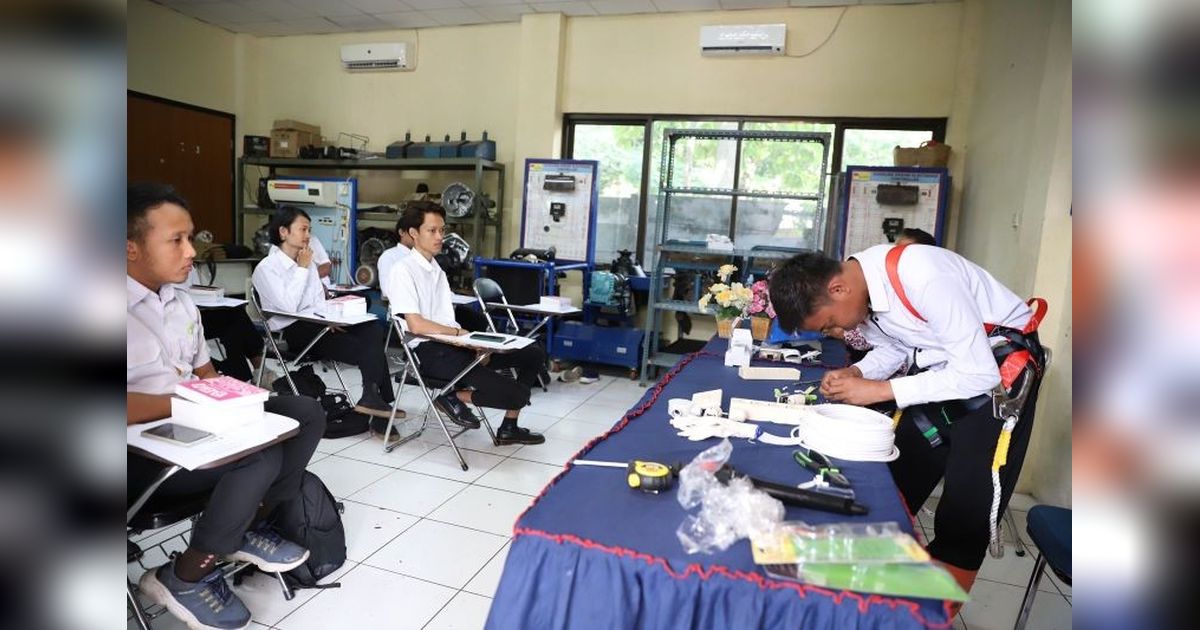 Pemkot Tangerang Berikan Pelatihan Pengecatan dan Instalasi Listrik Gratis