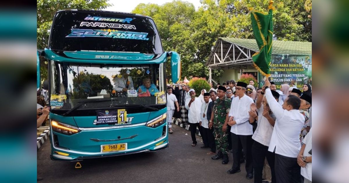 Calon Haji Kota Cirebon Kloter 10 KJT Berangkat ke Tanah Suci