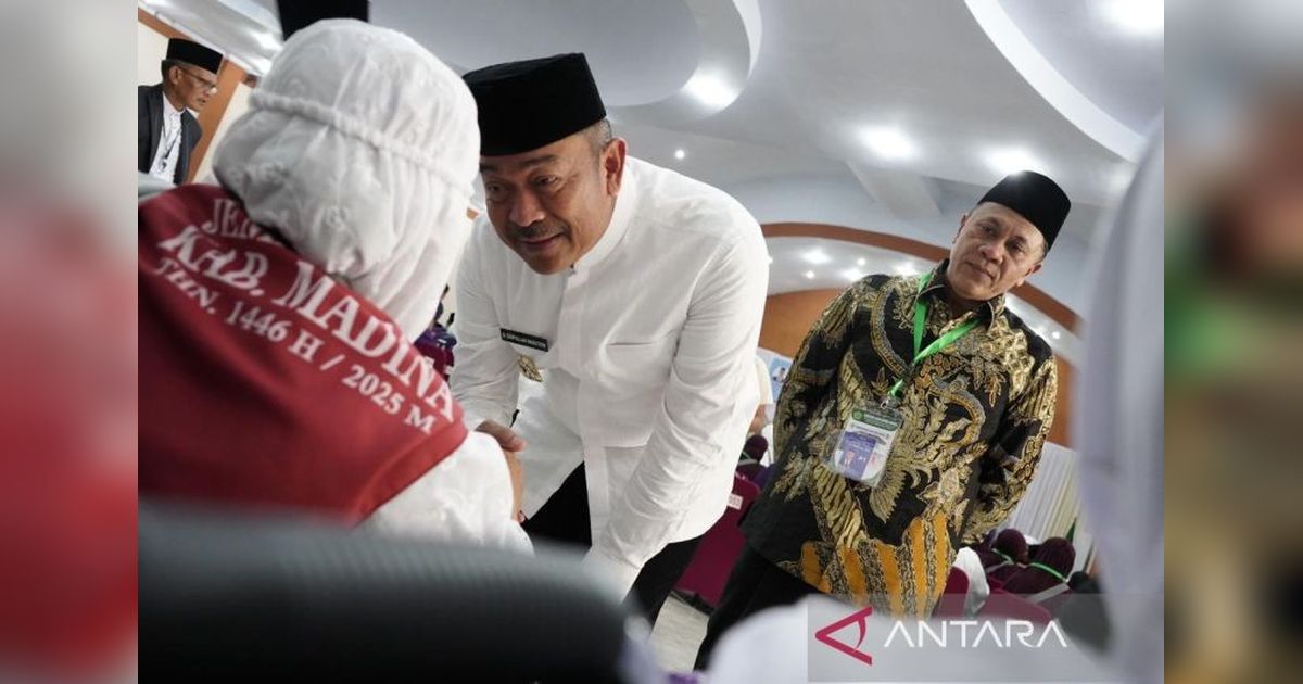 359 Calon Haji Kloter 10 Embarkasi Medan Berangkat ke Tanah Suci
