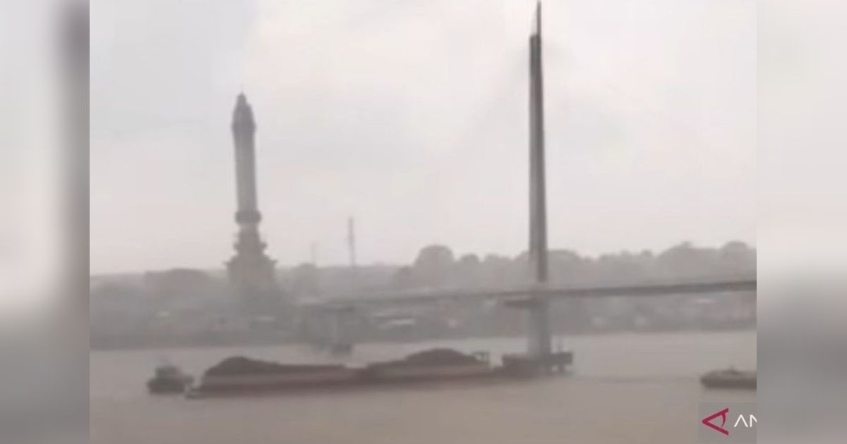 Nahkoda Perempuan Tersangka Tabrakan Tongkang di Jembatan Gentala Arasy Jambi