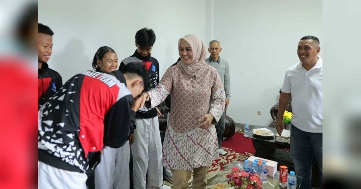 Tujuh Atlet Karate Babel Berangkat ke Kejurnas Riau, Incar 4 Medali Emas