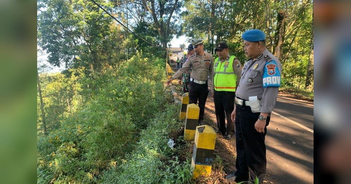 Kecelakaan Jip Wisata di Bromo: Delapan Wisatawan Luka-luka, Sopir Diduga Mengantuk