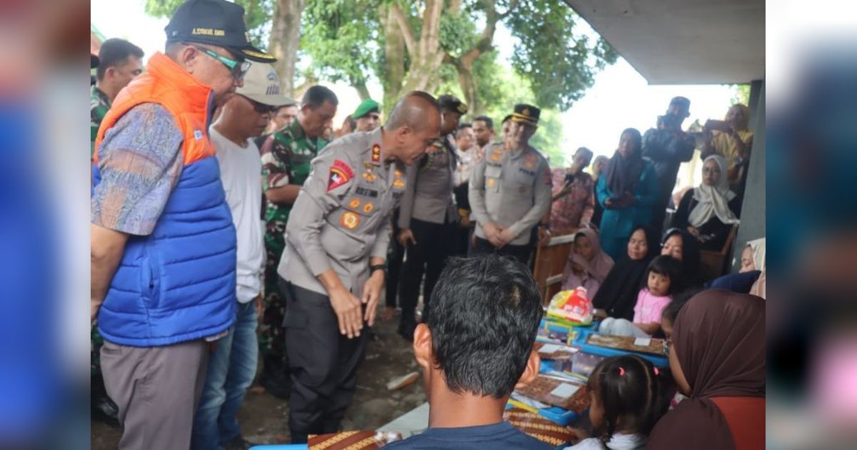 Kapolda dan Pangdam III Siliwangi Beri Bantuan untuk Korban Ledakan Amunisi Garut
