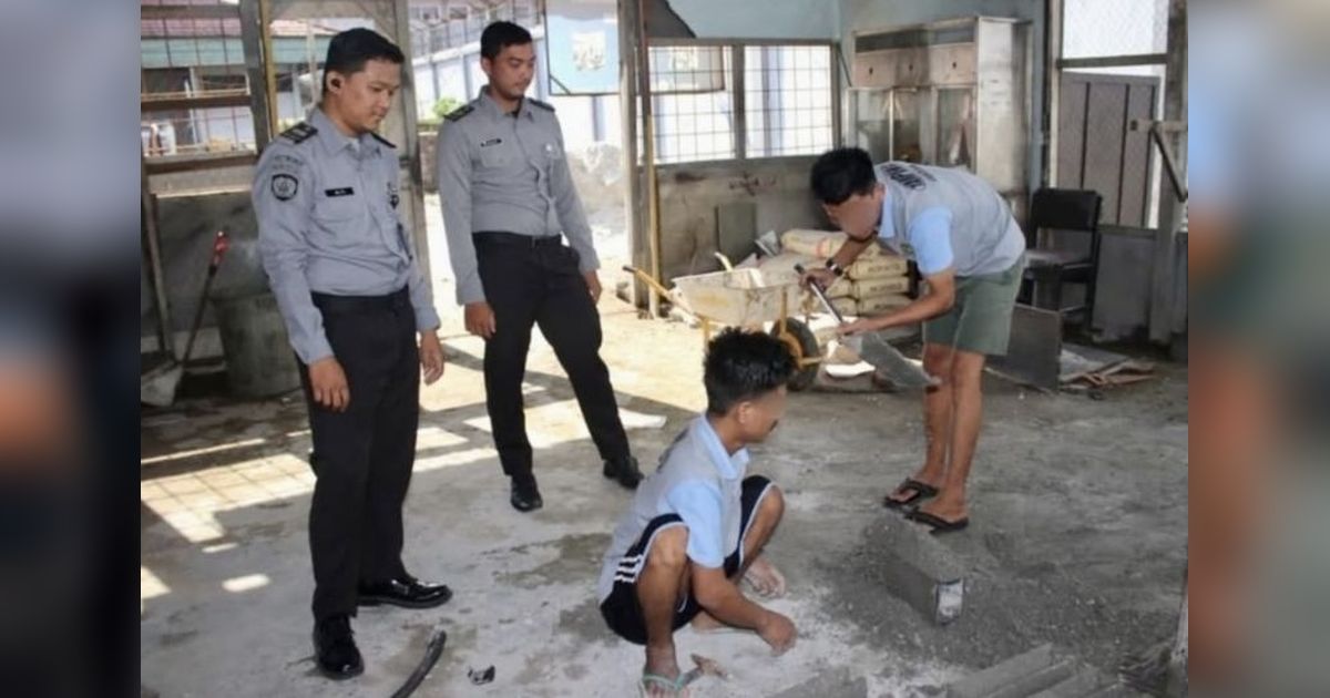 Lapas Banjarmasin Bina Warga Binaan Produksi Batako, Bekal Kemandirian Usai Bebas