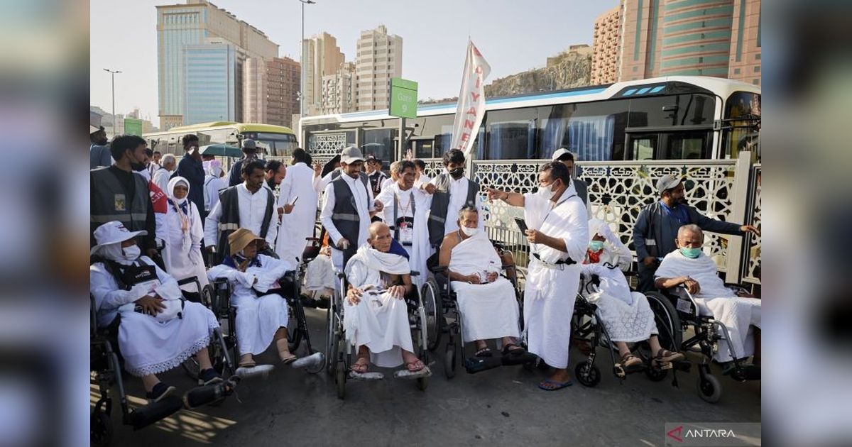 Jamaah Haji Diminta Gunakan Payung di Makkah, Suhu Capai 42 Derajat Celcius