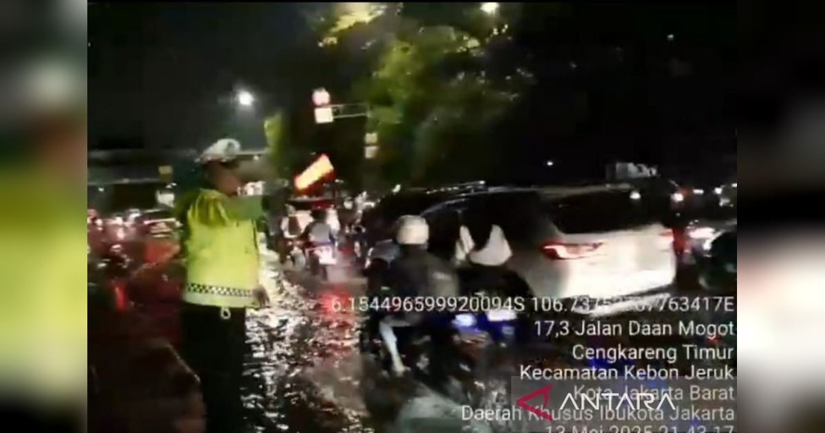 Genangan di Jalan Daan Mogot Surut, Arus Lalu Lintas Padat