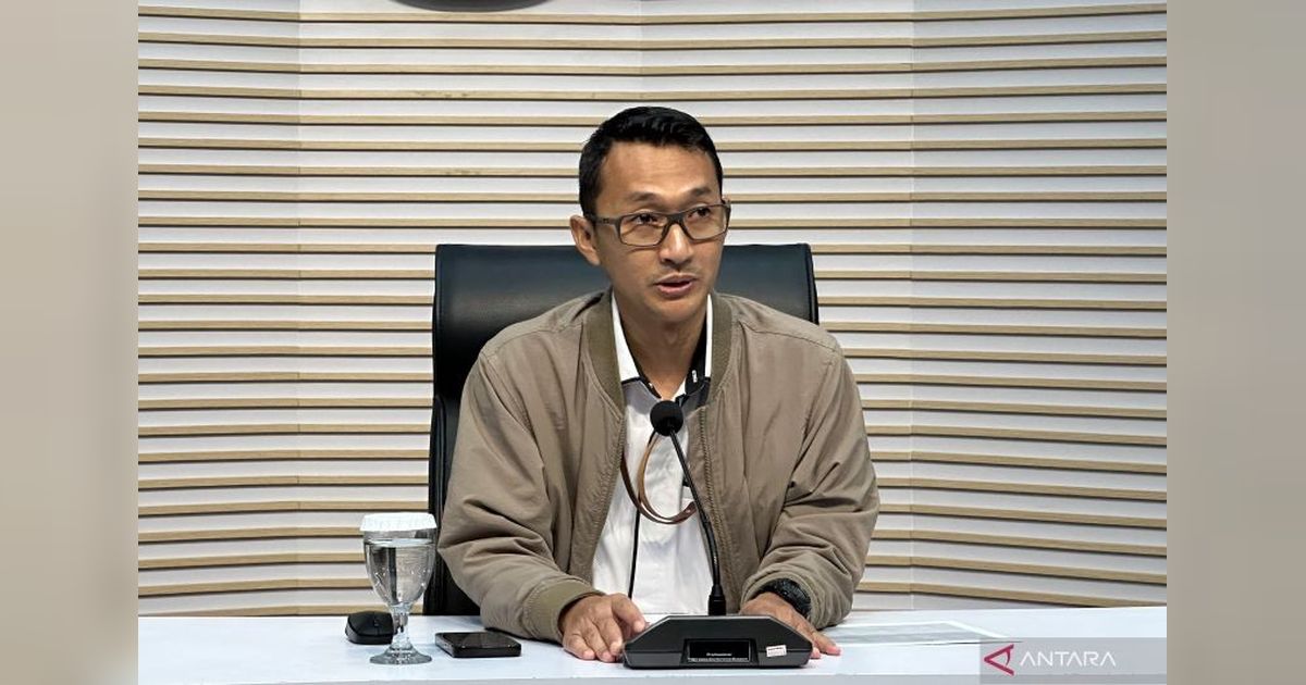 Mantan Ketua DPRD Jatim, Kusnadi, Diperiksa KPK Terkait Kasus Dana Hibah