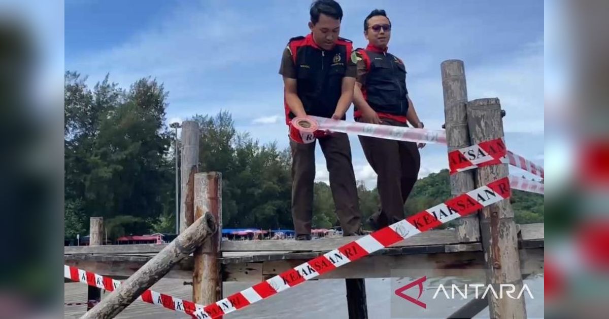 Kejati Sumbar Sita Tiga Wahana Wisata di Pantai Air Manis Terkait Korupsi Rp2,9 Miliar