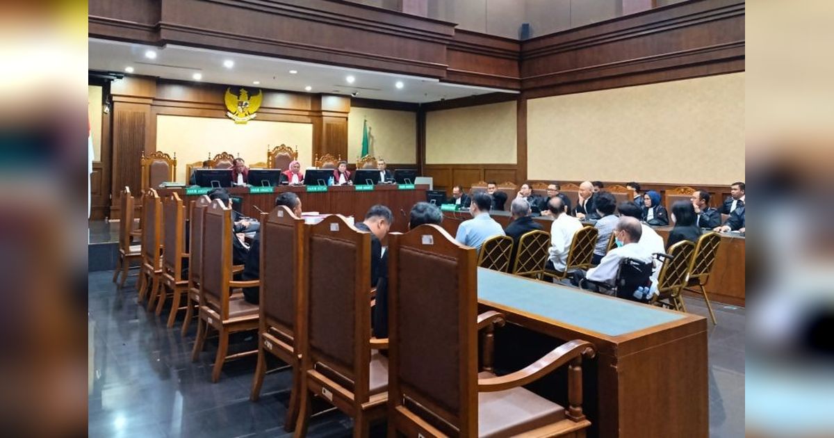 Tujuh Pelaku Swasta Dituntut 8-12 Tahun Penjara Kasus Korupsi Emas Antam Rp3,31 Triliun
