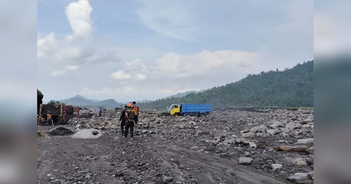 BPBD Lumajang Pantau Intens Lahar Dingin Semeru Pasca Hujan Deras