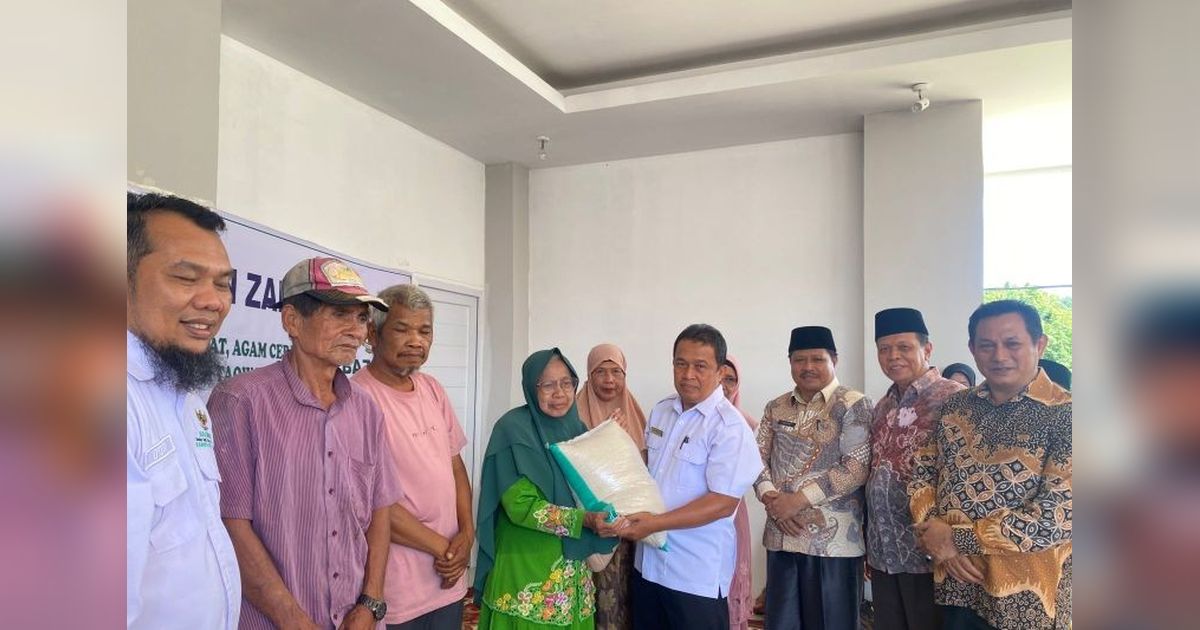 Baznas Agam Salurkan Bantuan untuk Korban Banjir Lahar Dingin Gunung Marapi