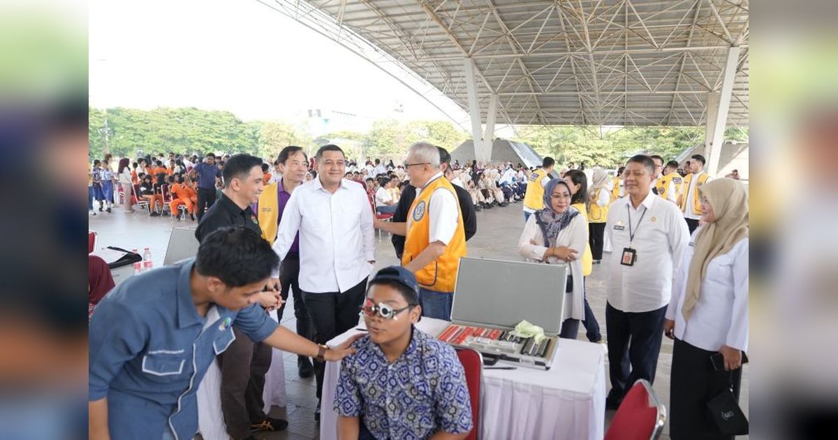 20.000 Kacamata Gratis untuk Siswa SD-SMP Makassar: Wujudkan Mimpi Belajar Tanpa Hambatan