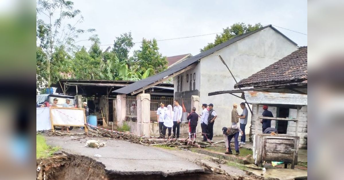 Respons Cepat Bupati Parosil Atas Bencana Longsor di Lampung Barat