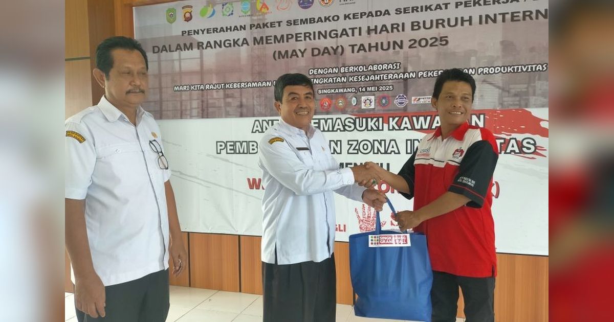 10 Serikat Buruh Singkawang Terima Bantuan Sembako dalam Peringatan Hari Buruh Internasional