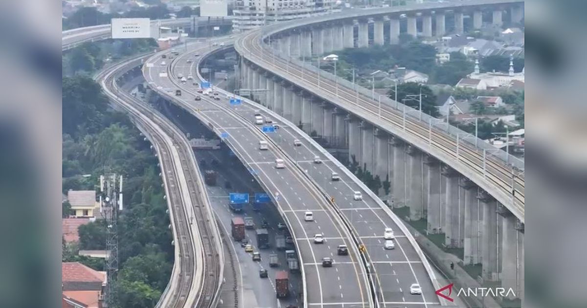 38.689 Kendaraan Padati Tol Layang MBZ saat Arus Balik Waisak