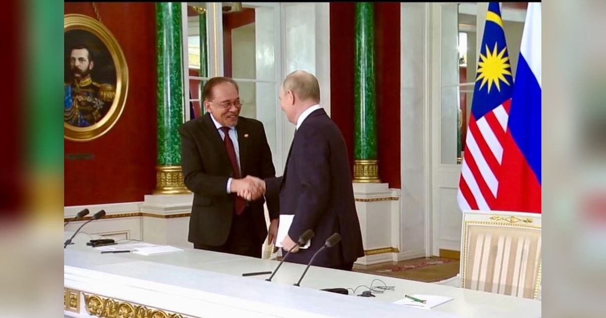 Anwar-Putin Bahas Kerja Sama Baru:  Dari Semikonduktor hingga Keanggotaan BRICS