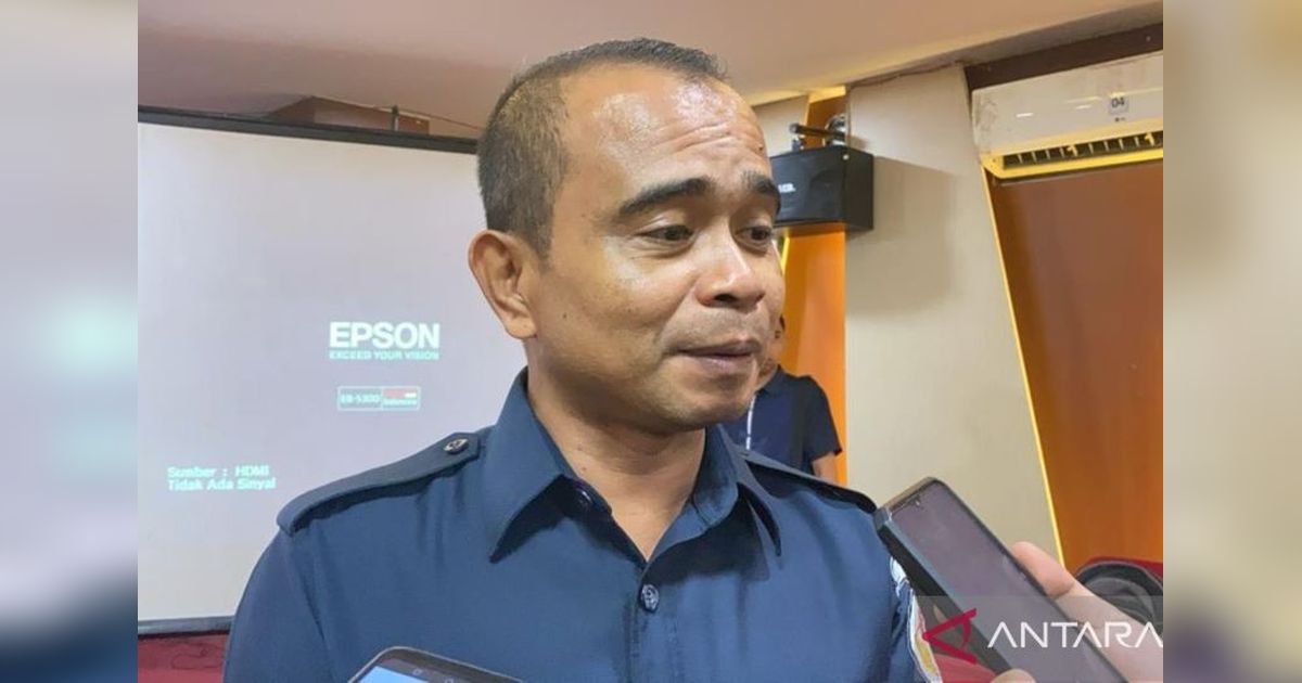 Bawaslu Kendari Kembalikan Sisa Dana Pilkada Rp100 Juta