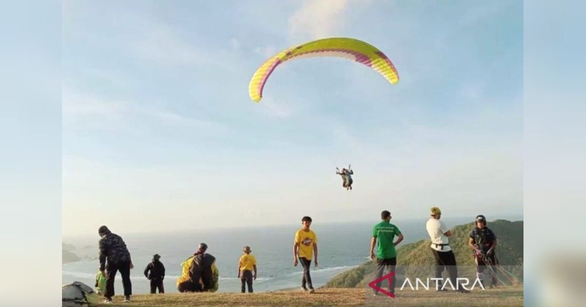 47 Atlet Paragliding dari 8 Negara Ramaikan PGAWC di Lombok Tengah
