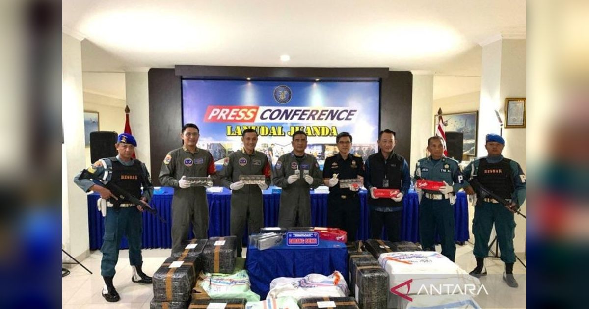 TNI AL dan Bea Cukai Gagalkan Penyelundupan 1,4 Ton Rokok Ilegal di Bandara Juanda