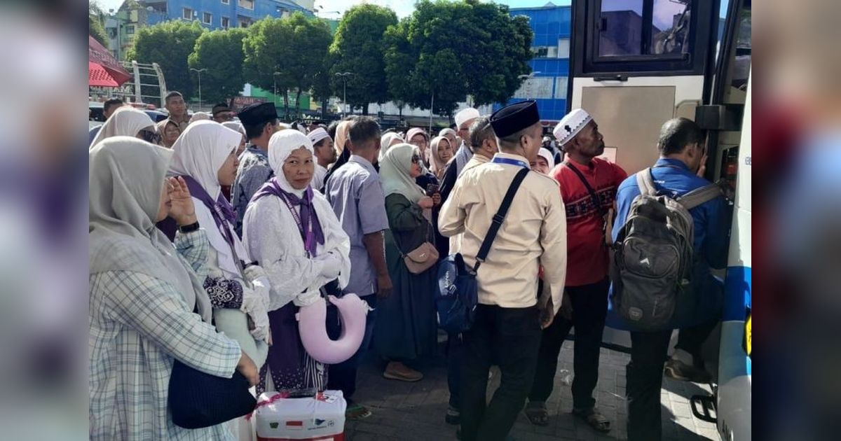 321 Calon Haji Kota Ambon Resmi Dilepas, Berangkat Menuju Tanah Suci