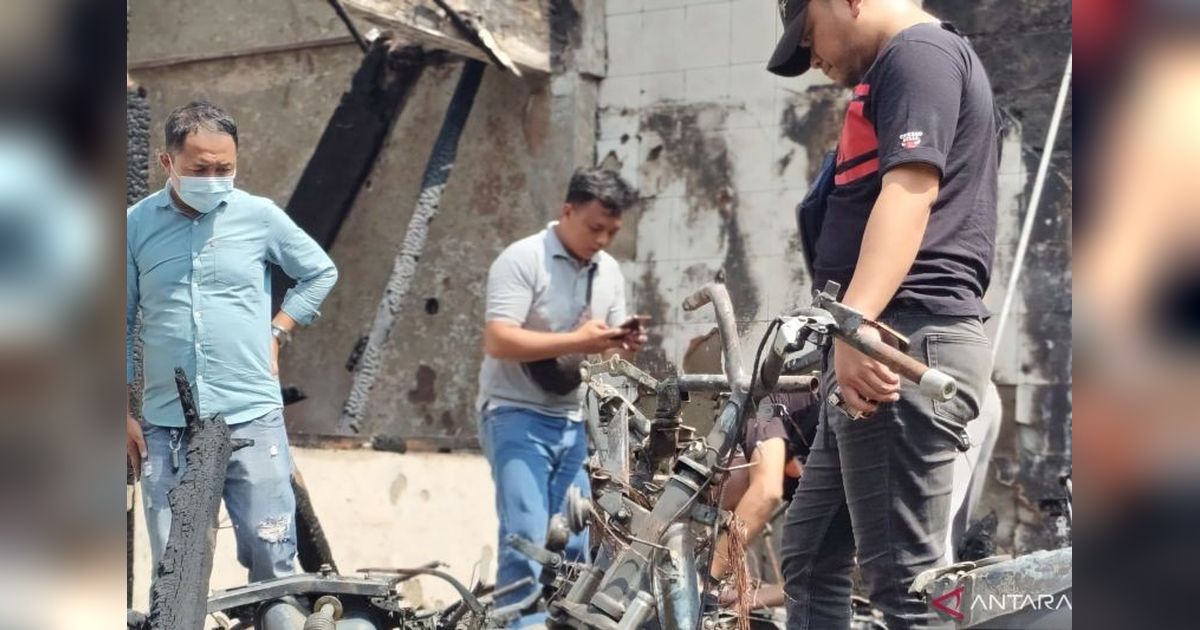 Kebakaran di Gang Guntur Cianjur Hanguskan 16 Sepeda Motor