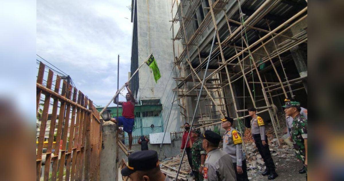 Penertiban Atribut Ormas di Tambora, Jakarta Barat: Jaga Ketertiban dan Kenyamanan Warga