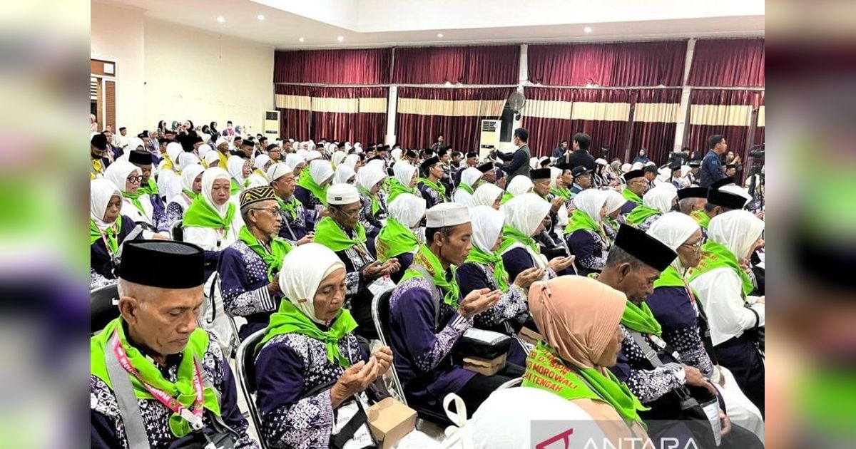 JCH Sulteng Diberangkatkan, Pemprov Berpesan Jaga Kebersamaan di Tanah Suci