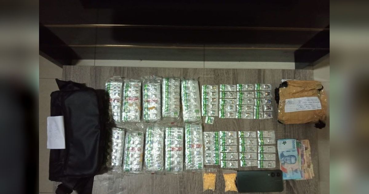 Nelayan Lebak Terancam 12 Tahun Penjara karena Edarkan Ribuan Obat Keras
