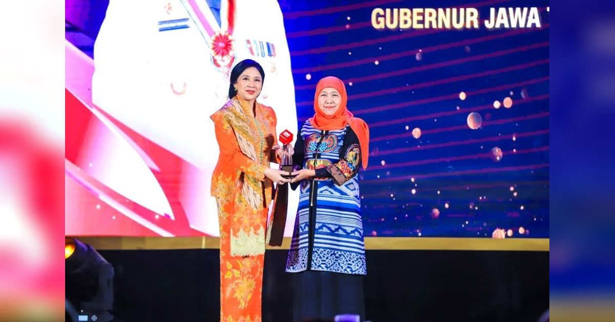 Khofifah Indar Parawansa Raih Leading Women Awards 2025 Atas Dedikasi Pembangunan Sosial Jawa Timur