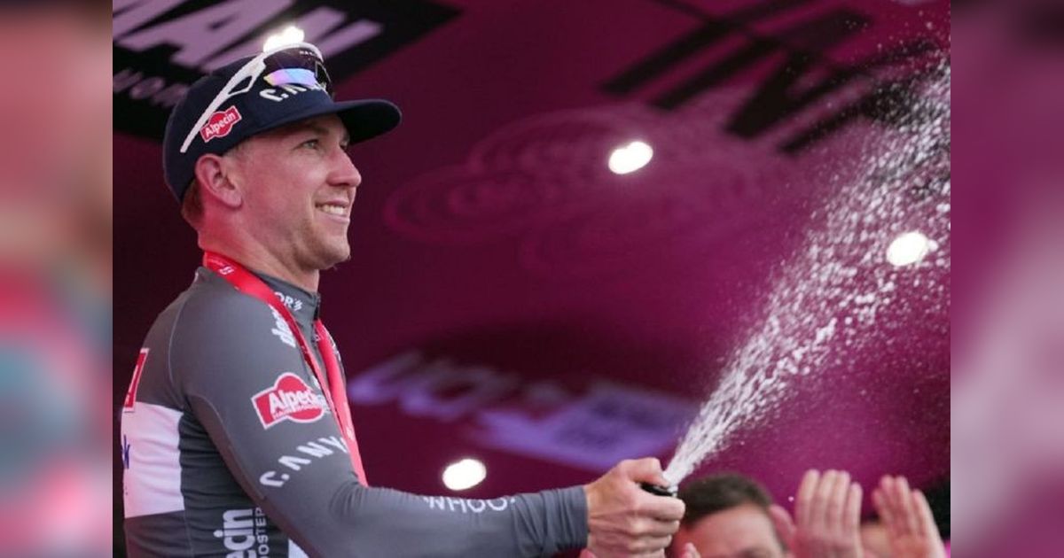 Kaden Groves Juara Etape 6 FantaGiro d’Italia 2025: Sprint Memukau di Naples!