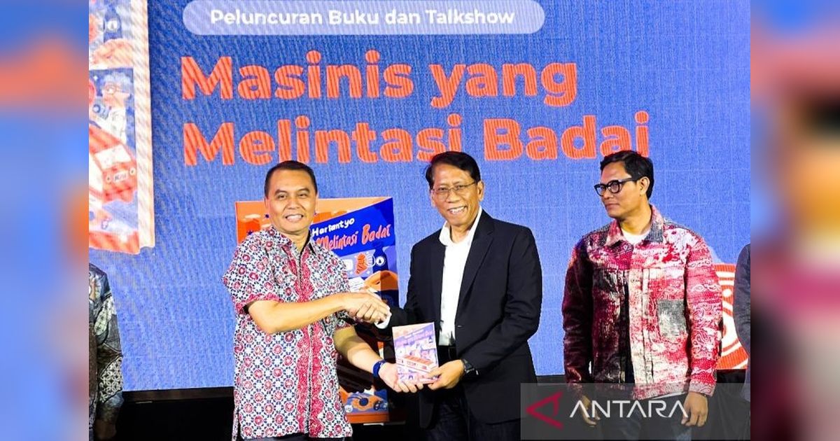 Dirut KAI Luncurkan Buku 