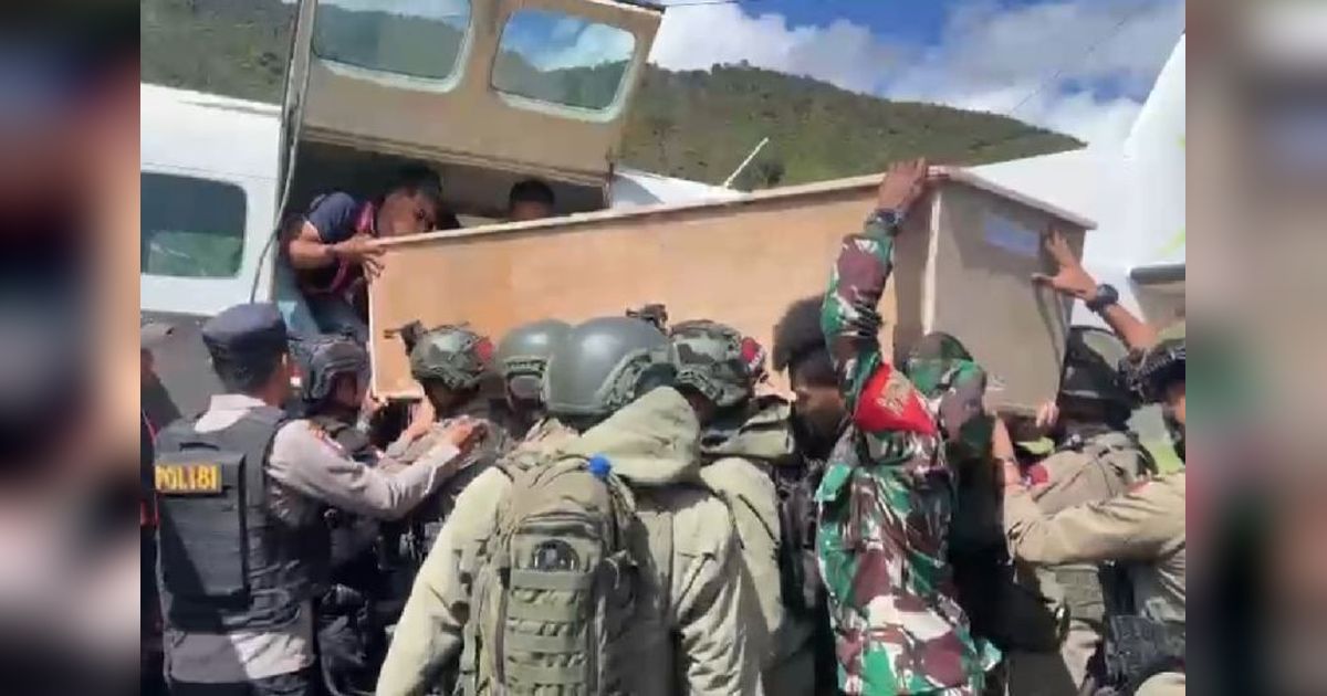 Jenazah Dua Anggota Brimob Gugur di Puncak Jaya Disemayamkan di Mako Brimob Timika