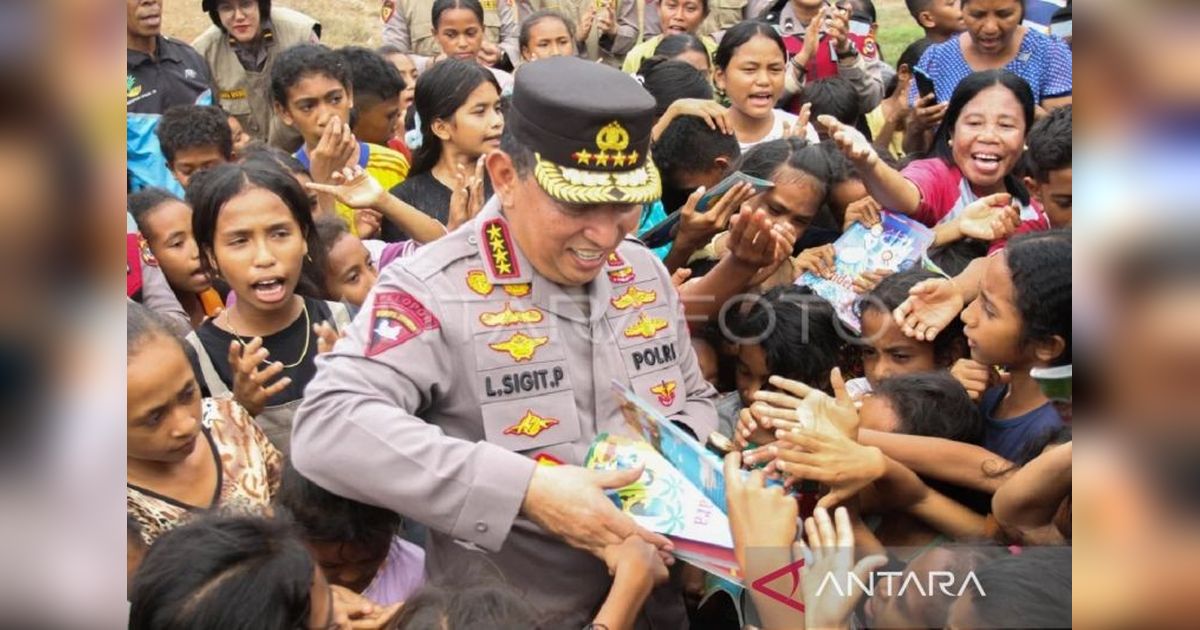 Kapolri Resmikan Aspol dan Beri Bansos di Samarinda