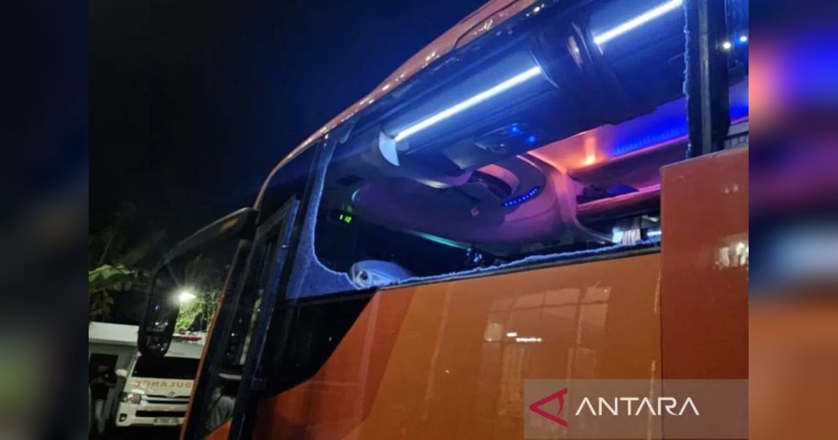 Polisi Periksa 15 Saksi Kasus Pelemparan Bus Persik Kediri