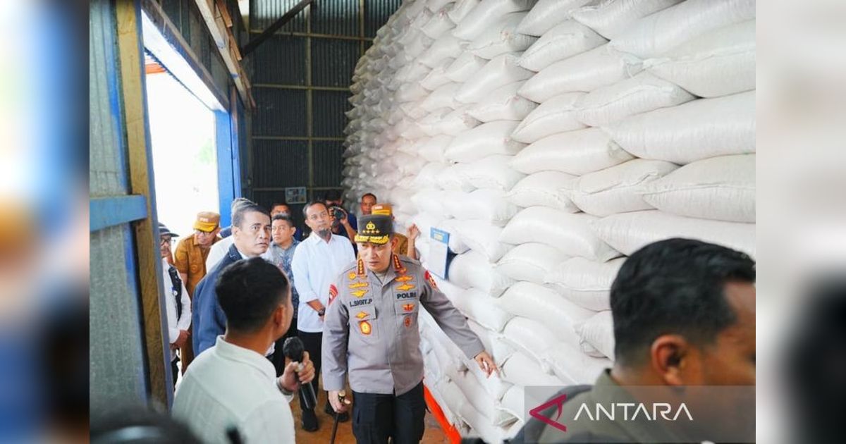Kapolri dan Mentan Pastikan Stok Pangan Nasional di Gudang Bulog Sulsel