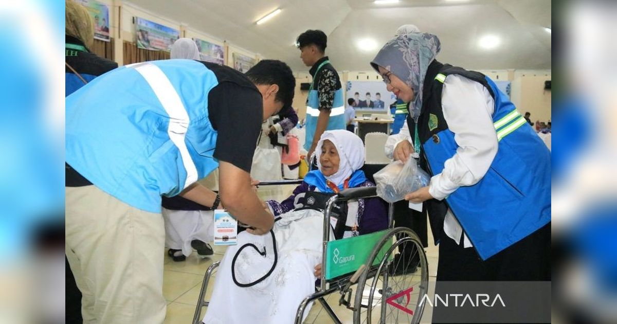 Calon Haji Sumbar Diminta Berihram di Embarkasi Padang