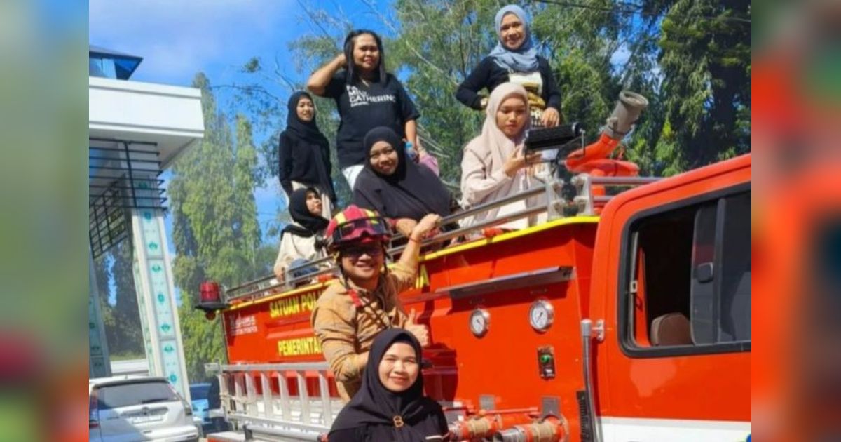 Pegawai Sekretariat DPRD Banjarbaru Dilatih Tanggulangi Kebakaran