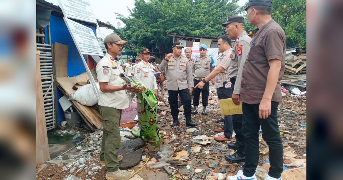 Polisi Bongkar Posko Ormas di Cilincing, Jakarta Utara: Operasi Berantas Jaya 2025 Berjalan Aman
