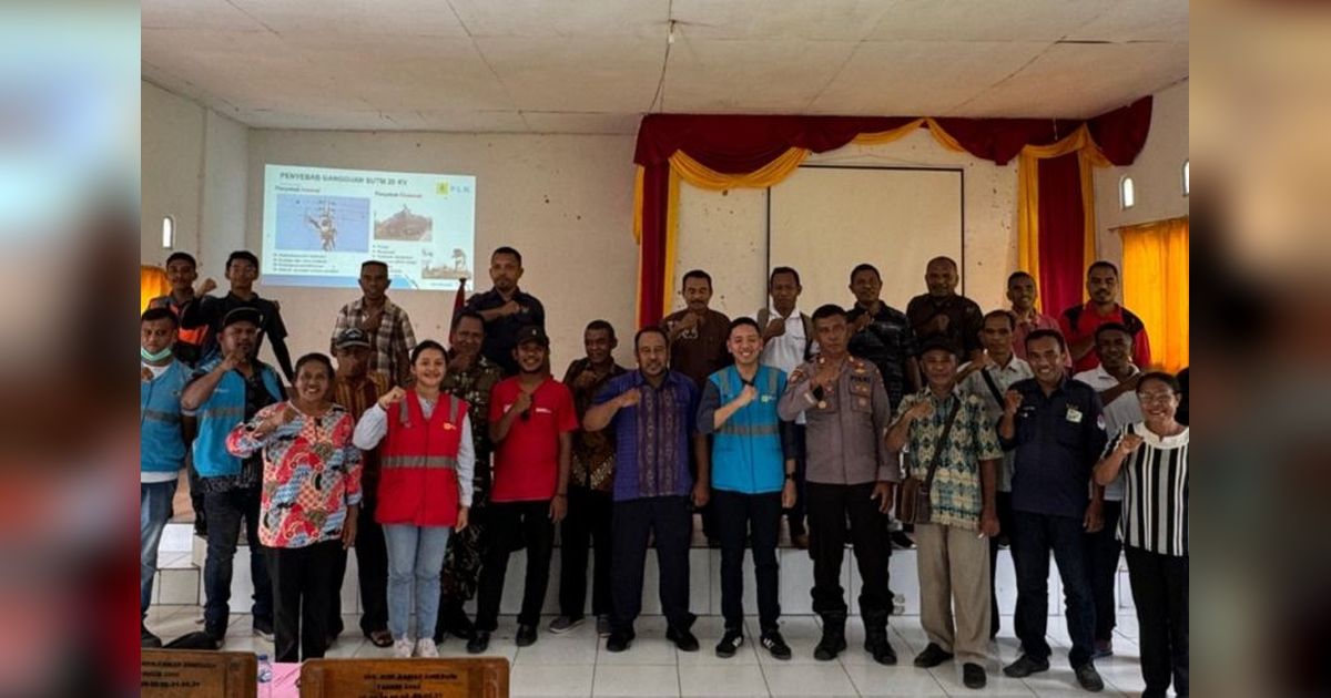 PLN Sosialisasikan Bahaya Listrik dan Pentingnya Perabasan Pohon di Omesuri, NTT