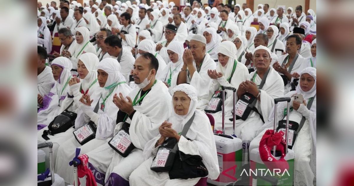 Calhaj Kloter 13 Medan Pakai Ihram Sejak di Asrama Haji: Menuju Tanah Suci dengan Niat yang Mulus