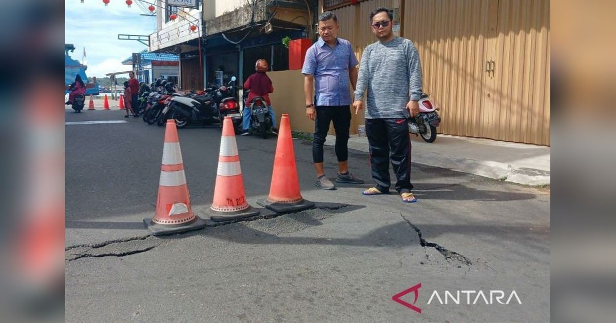 Jalan Pelantar II Tanjungpinang Amblas, Akses Ditutup Total!