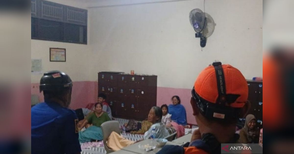 Banjir dan Longsor di Jabar Terjang 1.300 KK, Ratusan Warga Mengungsi