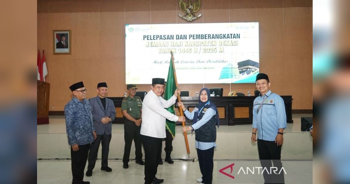435 Calon Haji Kabupaten Bekasi Berangkat ke Tanah Suci