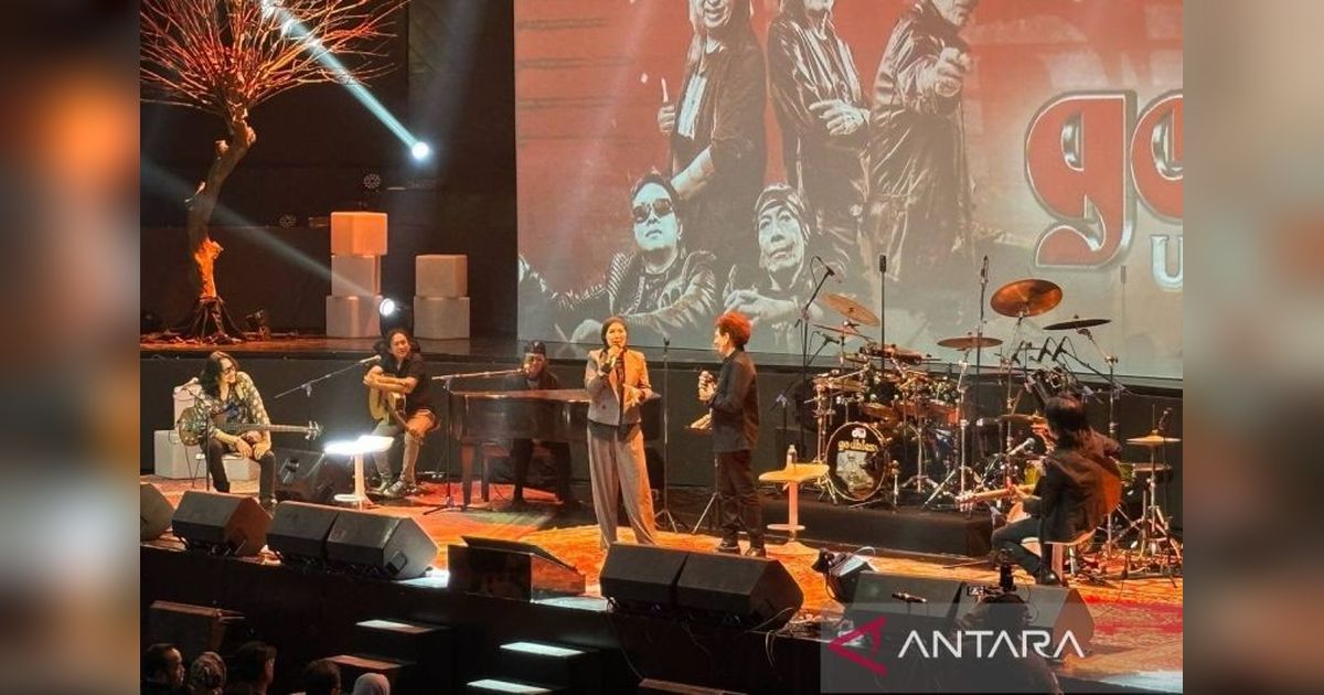 Nicky Astria: Lady Rocker Guncang Konser God Bless Unplugged